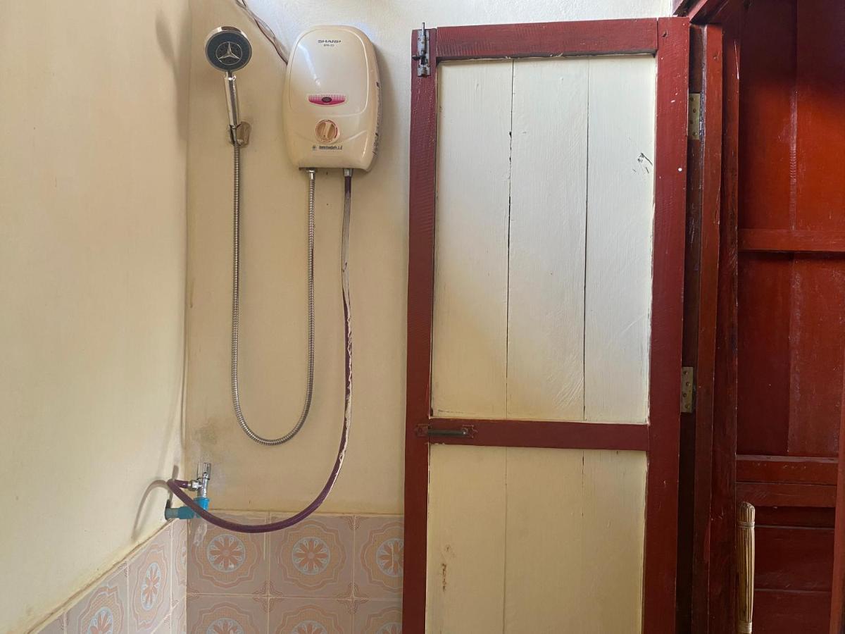Souksanh Guesthouse Ban Donsom Exterior photo